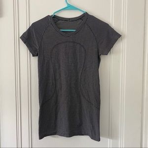 Lulu lemon short sleeve athletic shirt size 6